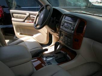 2005 Toyota Land Cruiser Pictures