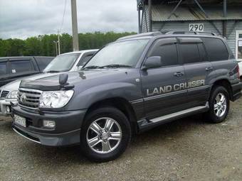 2005 Toyota Land Cruiser Photos