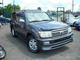 2005 Toyota Land Cruiser Pictures