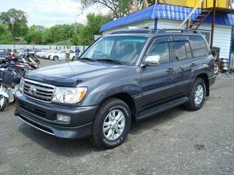 2005 Toyota Land Cruiser Photos