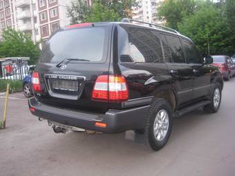 2005 Toyota Land Cruiser Pictures
