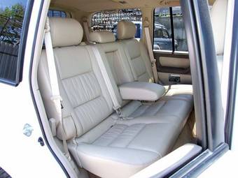 2005 Toyota Land Cruiser Images