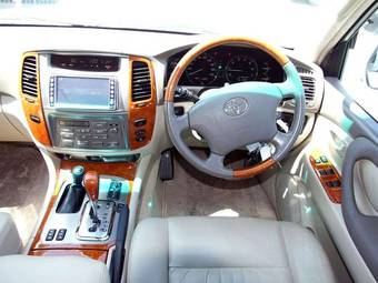 2005 Toyota Land Cruiser Pictures