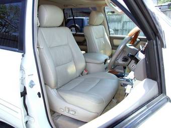 2005 Toyota Land Cruiser Pictures