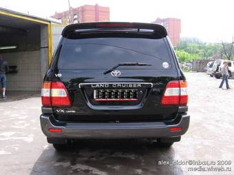 2005 Toyota Land Cruiser Images