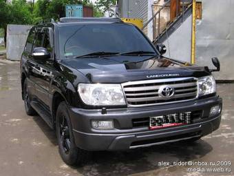 2005 Toyota Land Cruiser Pictures