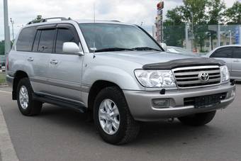 2005 Toyota Land Cruiser Pics