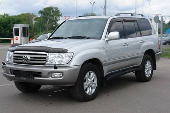 2005 Toyota Land Cruiser Pictures