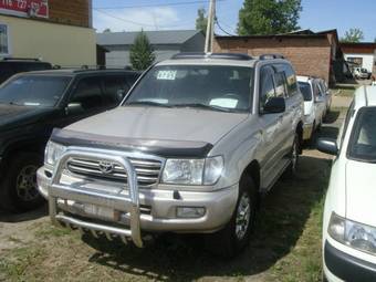 2005 Toyota Land Cruiser Pictures