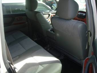 2005 Toyota Land Cruiser Photos