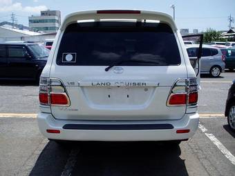 2005 Toyota Land Cruiser Photos