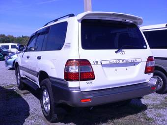 2005 Toyota Land Cruiser Photos