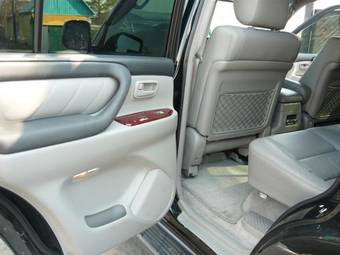 2005 Toyota Land Cruiser Photos