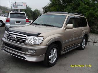 2005 Toyota Land Cruiser Photos