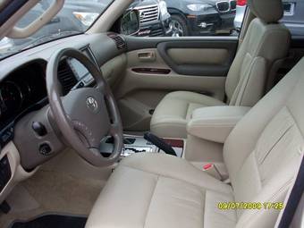 2005 Toyota Land Cruiser Photos