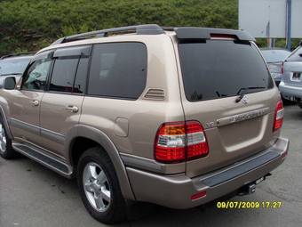 2005 Toyota Land Cruiser Images