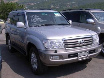 2005 Toyota Land Cruiser Photos