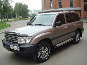 2005 Toyota Land Cruiser Photos