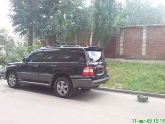 2005 Toyota Land Cruiser Pictures