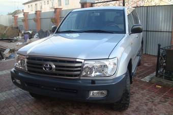 2005 Toyota Land Cruiser Photos