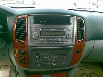 2005 Toyota Land Cruiser Photos