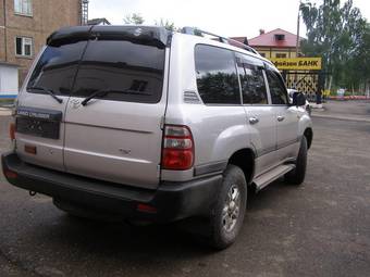 2005 Toyota Land Cruiser Photos