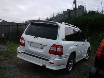 2005 Toyota Land Cruiser Photos