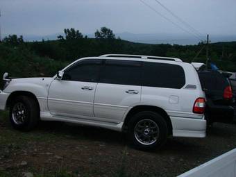 2005 Toyota Land Cruiser Photos