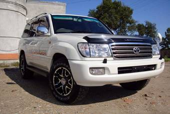 2005 Toyota Land Cruiser Photos