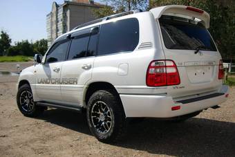 2005 Toyota Land Cruiser Pictures