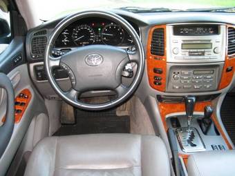 2005 Toyota Land Cruiser Photos