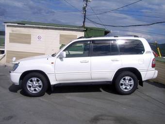 2005 Toyota Land Cruiser Pictures