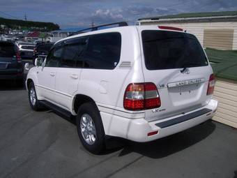 2005 Toyota Land Cruiser Photos