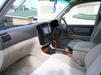 2005 Toyota Land Cruiser Pictures