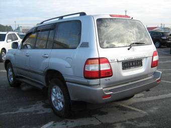 2005 Toyota Land Cruiser Pictures