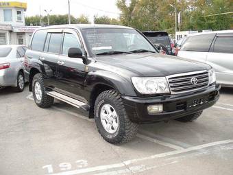 2005 Toyota Land Cruiser Photos