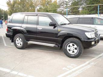 2005 Toyota Land Cruiser Photos