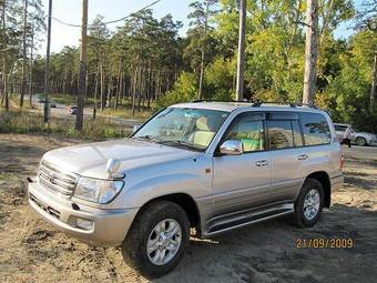 2005 Toyota Land Cruiser Pictures