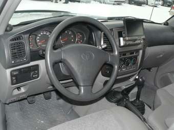 2006 Toyota Land Cruiser Pictures