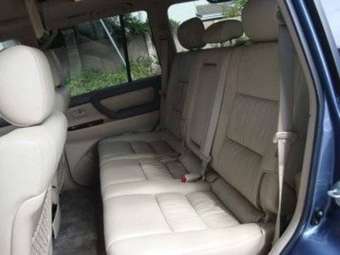 2006 Toyota Land Cruiser Photos