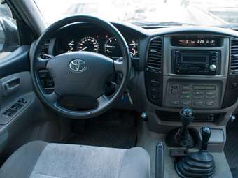 2006 Toyota Land Cruiser Pics