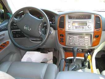 2006 Toyota Land Cruiser Photos