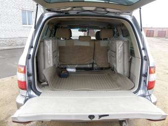 2006 Toyota Land Cruiser Pictures