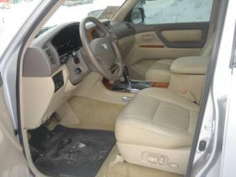 2006 Toyota Land Cruiser Photos