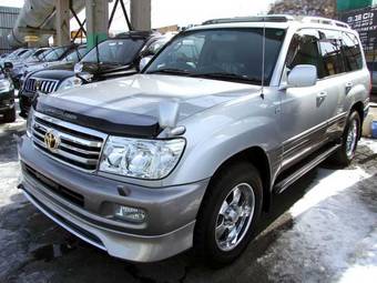 2006 Toyota Land Cruiser Photos