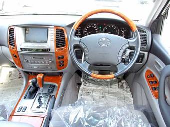 2006 Toyota Land Cruiser Pics