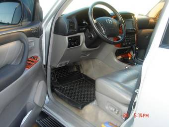 2006 Toyota Land Cruiser Photos