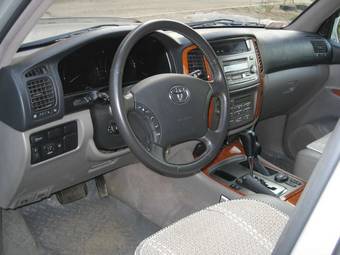 2006 Toyota Land Cruiser Pics