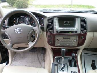 2006 Toyota Land Cruiser Pictures