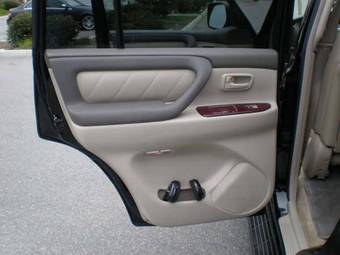 2006 Toyota Land Cruiser Photos